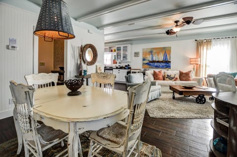 Dining/Living Area - The dining area is centrally located in the cottage and is a great space for spending quality family time. This space offers a dining table with seating for 4.