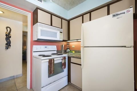 Full Sized Stove/Fridge