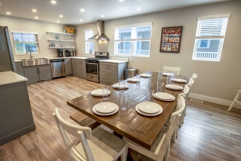 Main Level | Dining | Kitchen