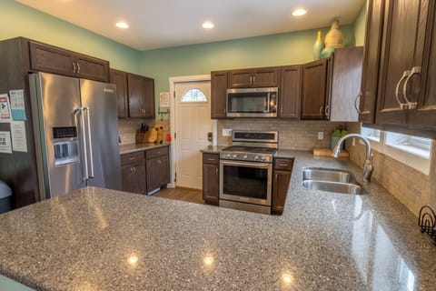 Main Level | Kitchen