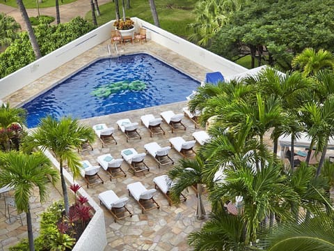 Luana Waikiki Pool and Sundeck