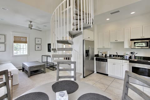 1st Floor Living, Dining & Kitchen Areas