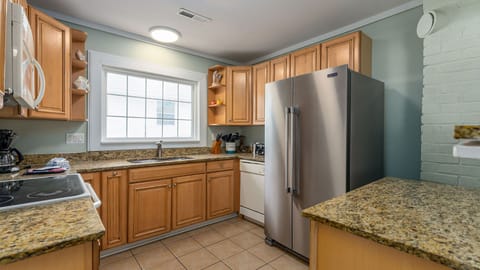 Fully equipped kitchen