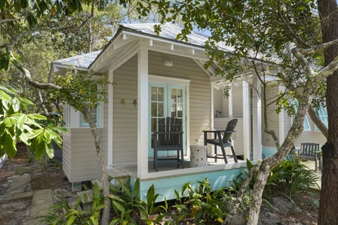 WELCOME TO RISA'S COTTAGE IN SEASIDE, FLORIDA!