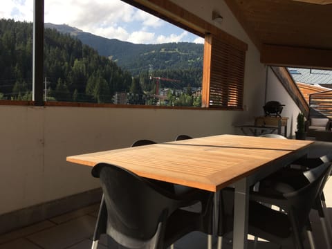 Eating outside in the summer is great, view direction Riders Club.