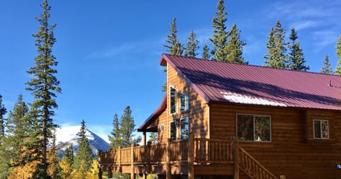 Snowshow Cabin with Mountain Views