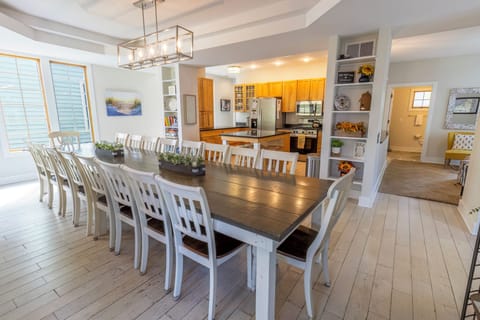 Main Level | Dining | Kitchen