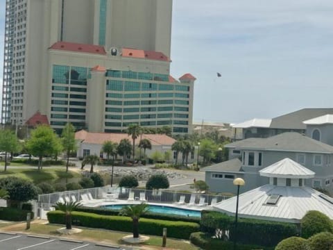 Romar Lakes 102B, 2 Bedroom 2 Bathroom. Ground Floor. Sleeps 6. Managed by Island Rentals