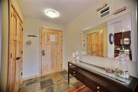Front entryway with closet 