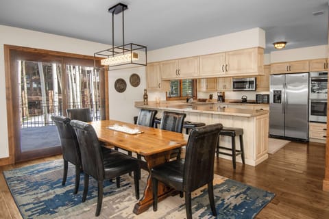 Dining Table & Kitchen