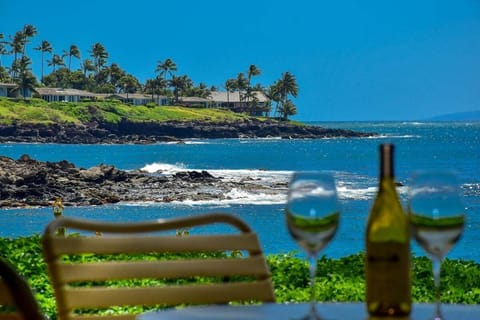 Outdoor lanai, perfect for sunset drinks by the water