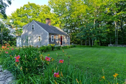 1821 Cape Cod on Mt. Belknap overlooking Lake Winnipesaukee