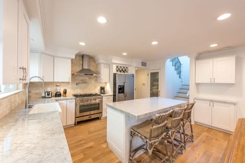 A chef's dream kitchen! It comes fully stocked with all the basics and more!