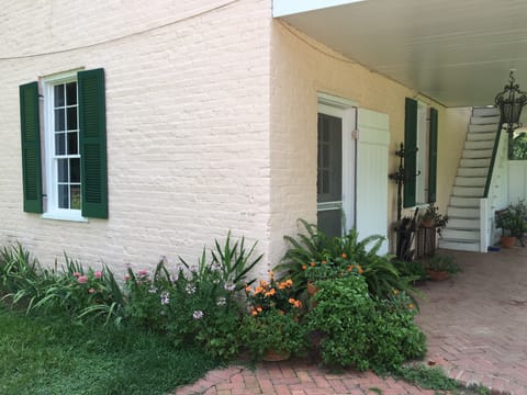 Brick gallery of dependency