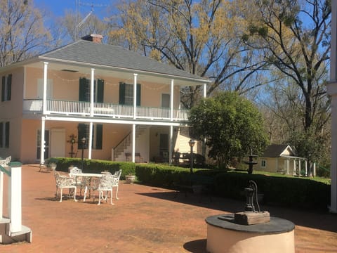 Courtyard and The Quarters
2 Bedroom home