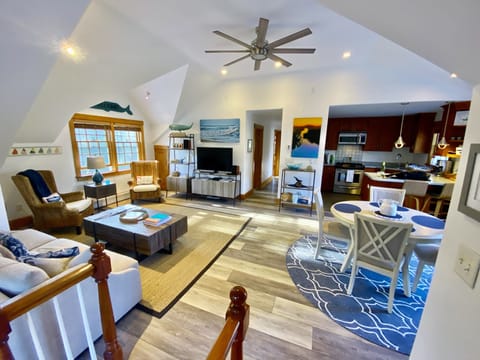 Large comfortable living room with all the amenities, recently renovated in 2023