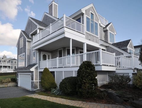 5 Stimpson St with South and West Ocean views
