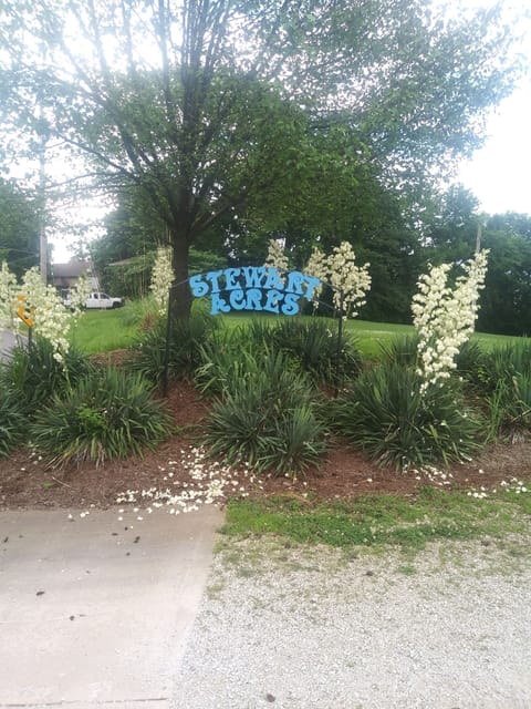 Stewart Acres Sign