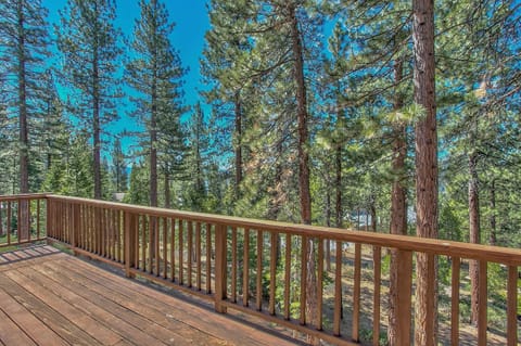 Sunny south-facing get has views of Lake Tahoe and pine forest
