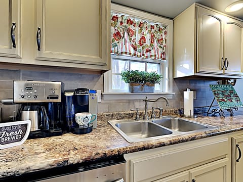 PLEASE ALWAYS MESSAGE ME FIRST BEFORE REQUESTING TO BOOK 