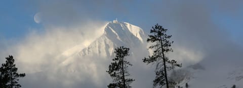 Price reduction!!!  Condo on the hill at Big Sky! Sleeps 8 with views. Apartment in Big Sky