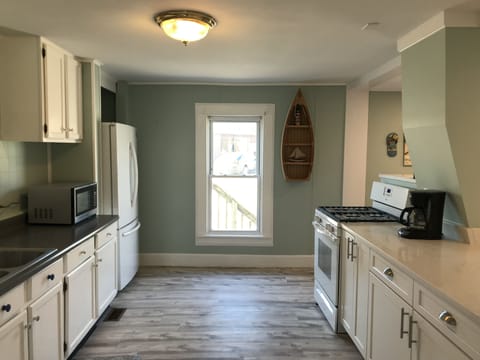 Kitchen with new island!