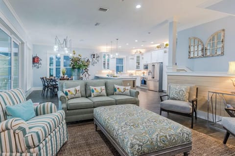 2nd Floor Living Room