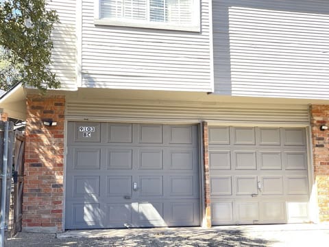 Studio Entrance - Back of the House
Go through gate to find Studio entrance door