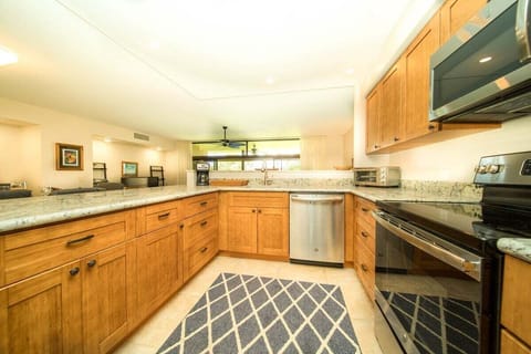 Spacious and functional—perfect for quick snacks or gourmet dinners