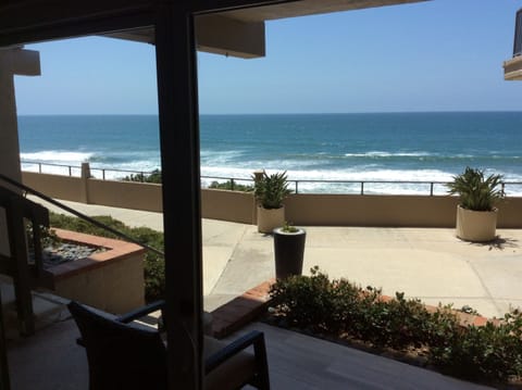 Views from INSIDE Family Room out thru Patio Doors to the West, Full views !!!