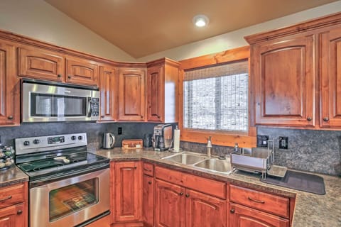 Fully-equipped kitchen leaves nothing to be desired....