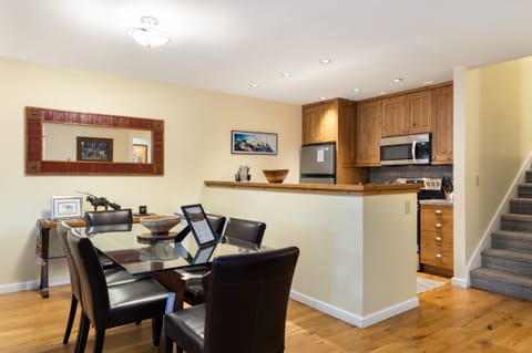 Dining Area looking into Kitchen