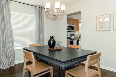 2nd dining area to accommodate the whole family.