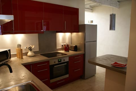 Fully equipped kitchen