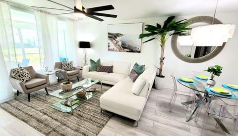 Welcome to Bella Lago with 5 star luxury living