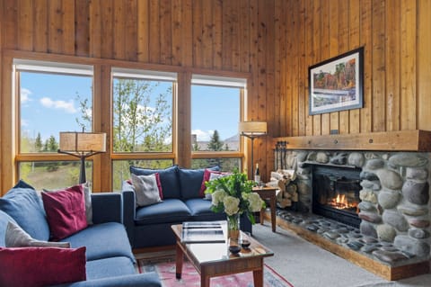 Living Room with Fireplace