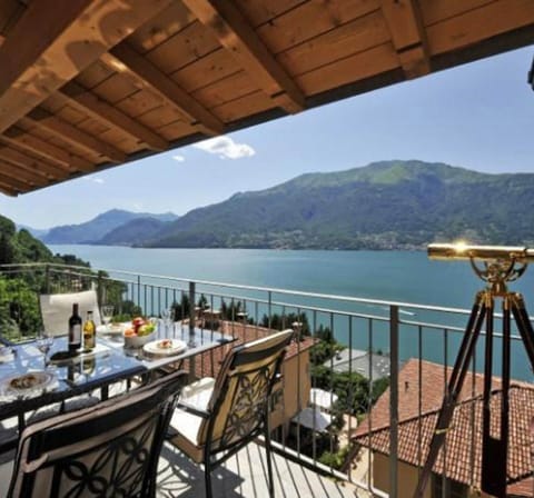 Gorgeous mountain and lake views from the balcony!