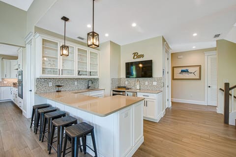 Fully Equipped Modern Kitchen