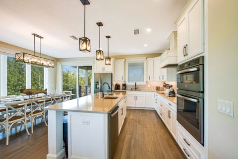 Fully Equipped Modern Kitchen