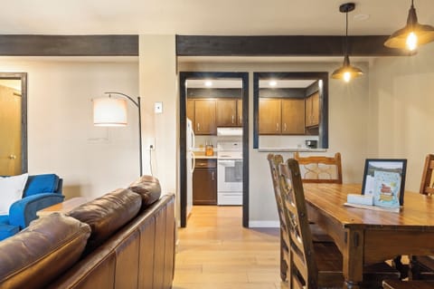 Living room & dining area