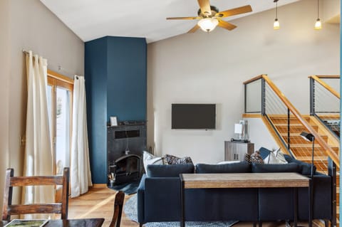 Living room with Fireplace