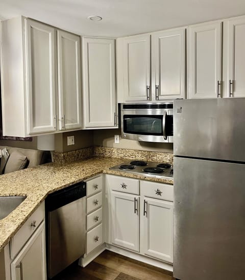 Fully equipped kitchen.