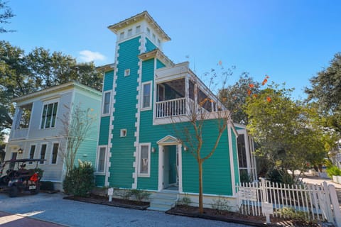 WELCOME TO LUCKY CHARM IN SEASIDE, FL!