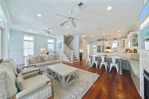 MODERN UPDATED HOME W/OPEN COMBINED LIVING AREAS