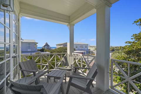 SABBATICAL DIRECTLY ACROSS FROM BEACH IN SEASIDE, FL - GULF VIEW