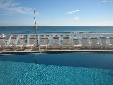 Oceanside Heated Pool!