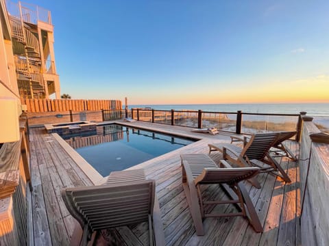 Private Pool and Direct Beach Access