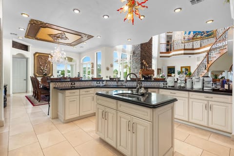 Full Kitchen with island and 2 sinks