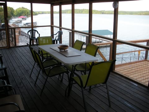 Front screened deck and unscreened deck