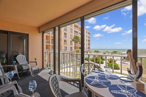 Enjoy Spectacular Views of the Gulf of Mexico from the Private Screened in Balcony!